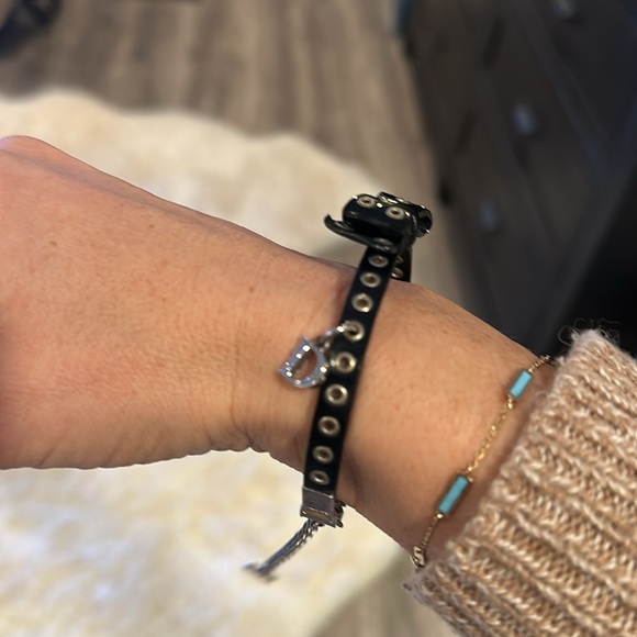 Authentic Dior Bow bracelet. Black patent leather. - Picture 8 of 8